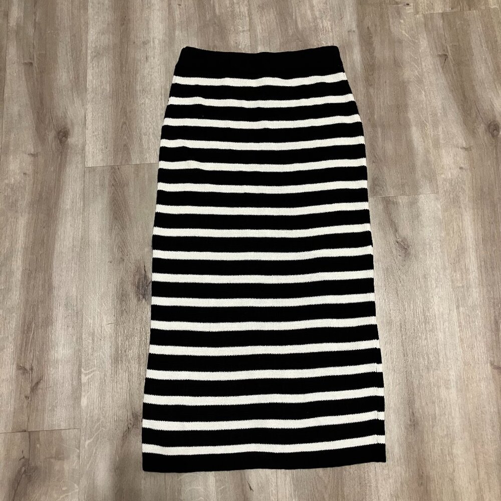 Monteau Los Angeles Skirt Knit Maxi Skirt Size Medium NWT